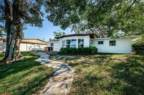 8428 14th Street N St Petersburg FL 33702
