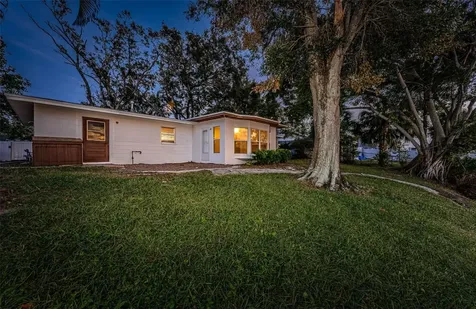 8428 14th Street N St Petersburg FL 33702
