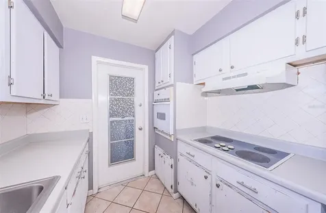 8428 14th Street N St Petersburg FL 33702