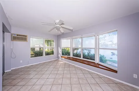 8428 14th Street N St Petersburg FL 33702