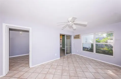 8428 14th Street N St Petersburg FL 33702