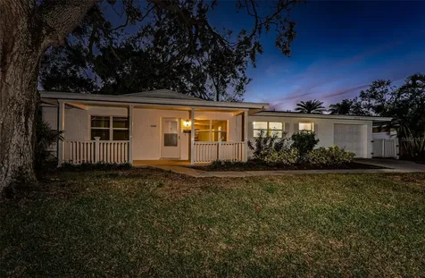 8428 14th Street N St Petersburg FL 33702