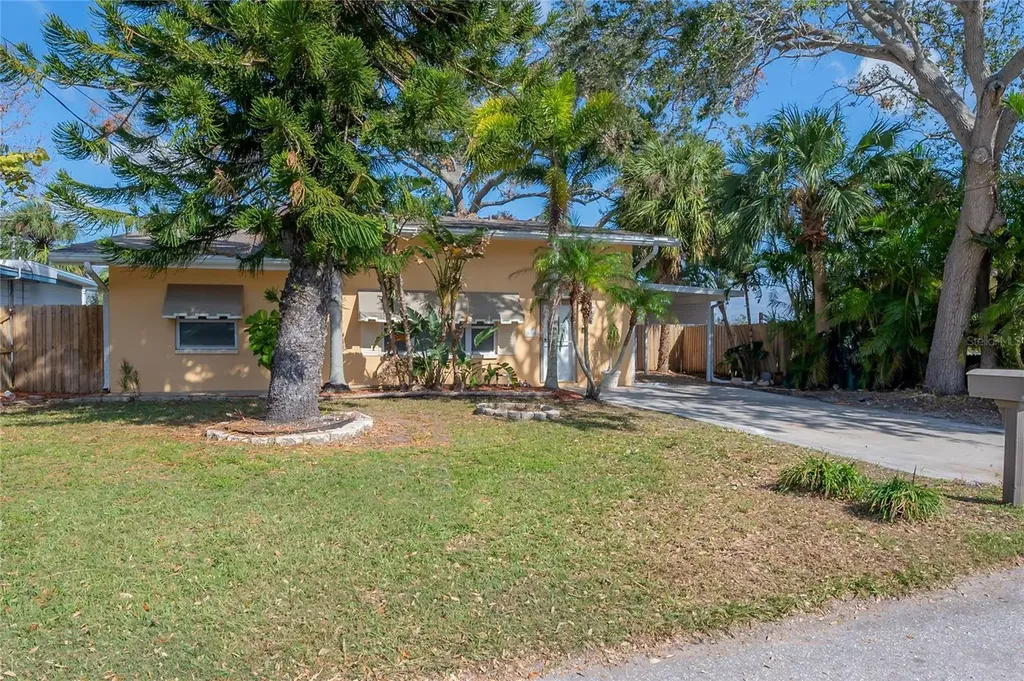10549 94th Place Seminole FL 33772