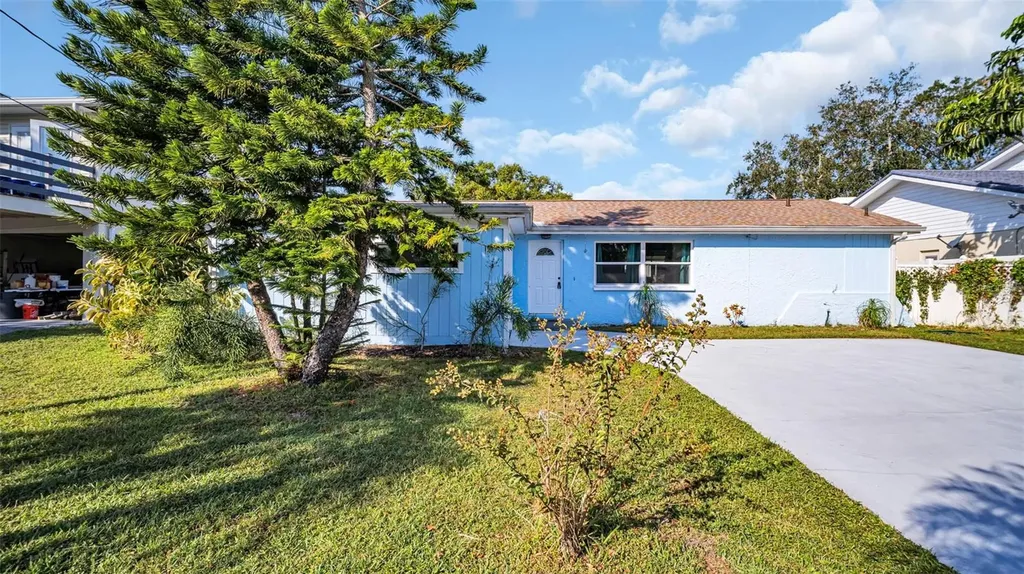 170 Lake Shore Drive W Palm Harbor FL 34684