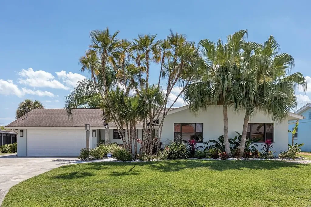 8720 Hickorywood Lane Tampa FL 33615