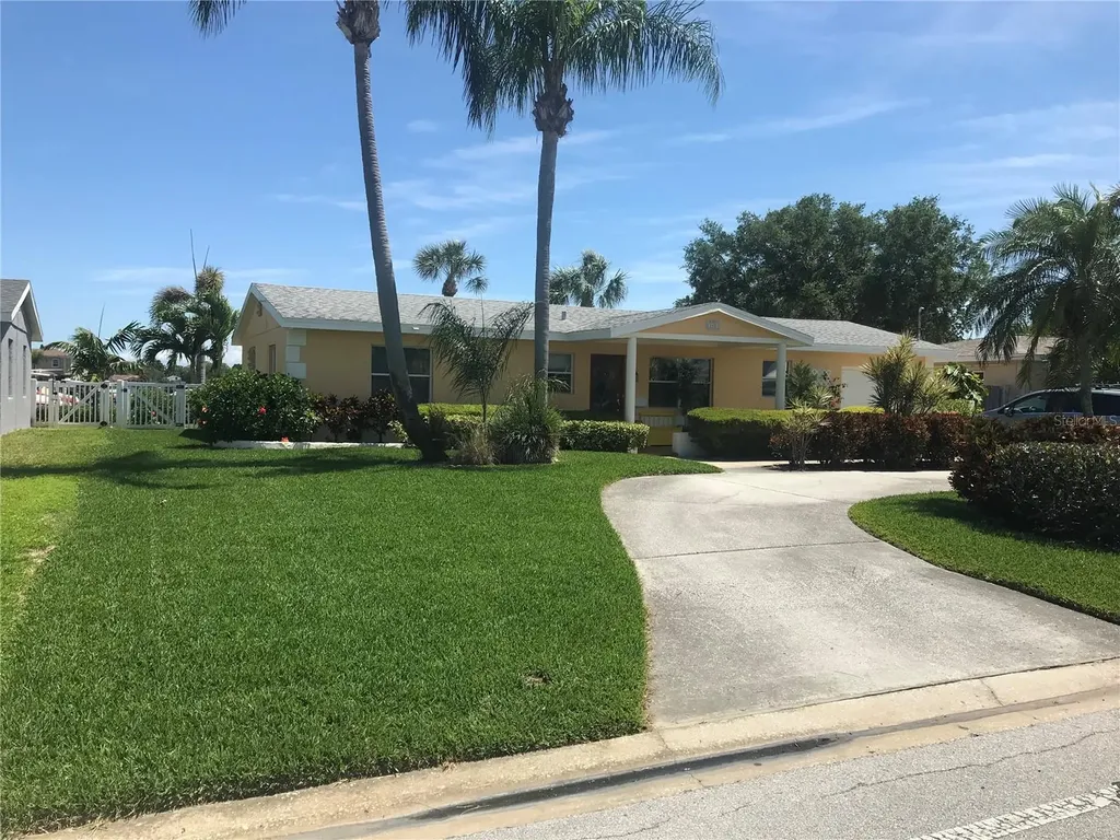 140 79th Street S St Petersburg FL 33707