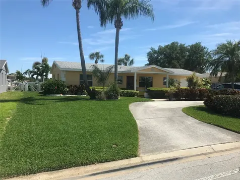140 79th Street S St Petersburg FL 33707