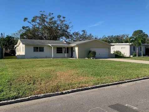 6620 Poinsettia Avenue S St Petersburg FL 33707