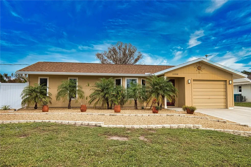 10308 Greenway Avenue Englewood FL 34224