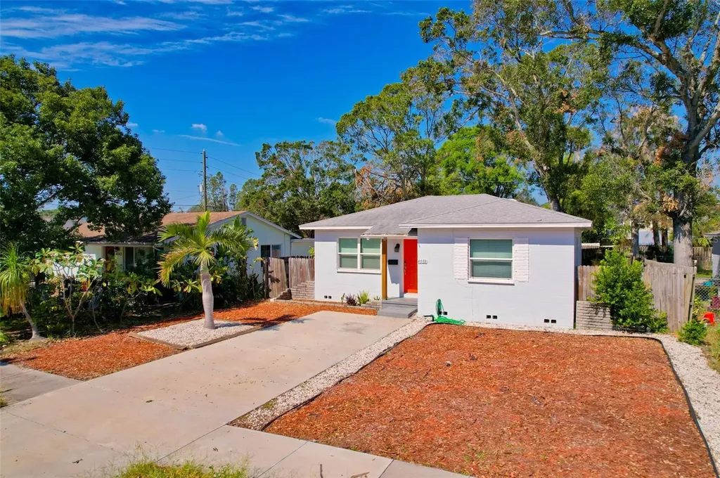 4933 4th Avenue S St Petersburg FL 33707