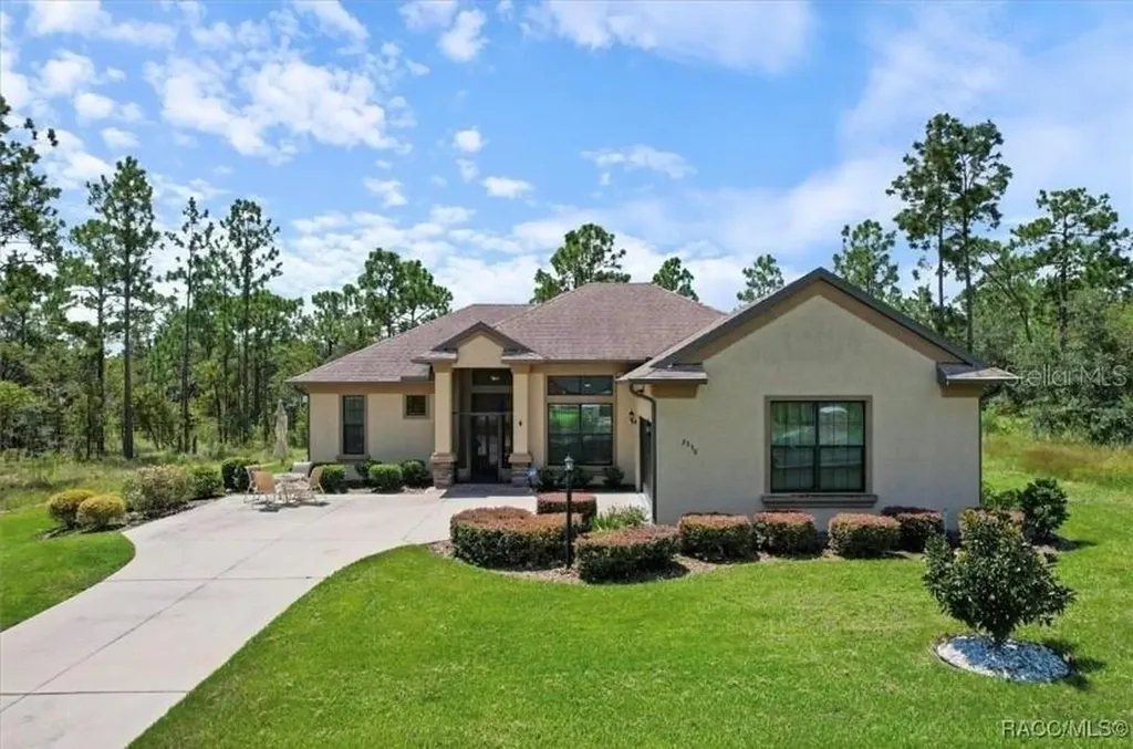 2330 E Cambridge Lane Inverness FL 34453