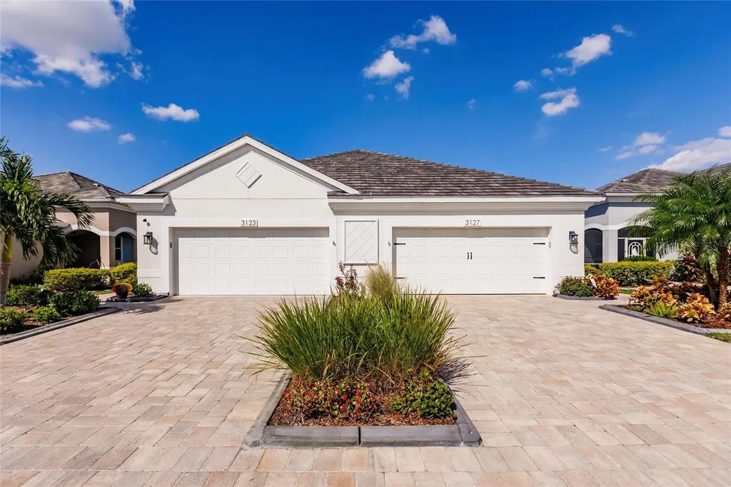 3127 Trustee Avenue Sarasota FL 34243