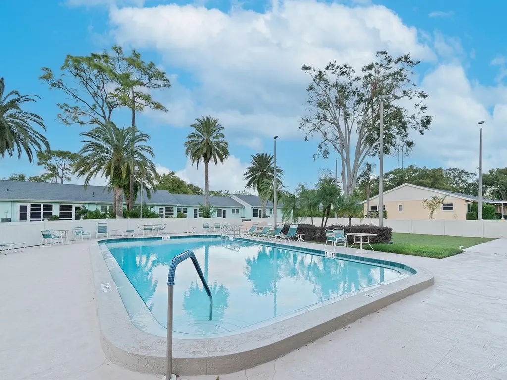 2465 Northside Drive Clearwater FL 33761