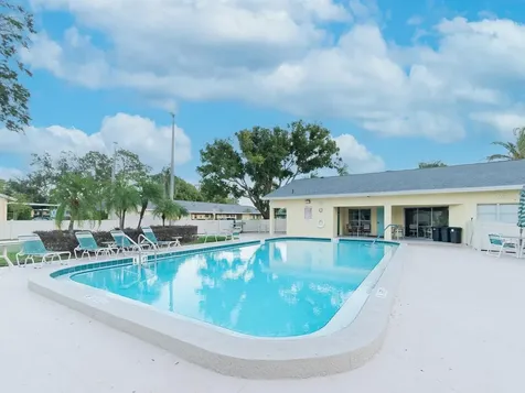 2465 Northside Drive Clearwater FL 33761