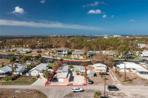 1792 Winstan Avenue Englewood FL 34223