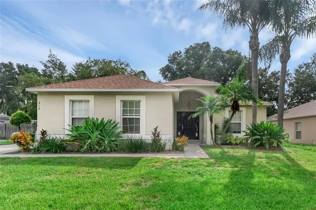 217 Winding Cove Avenue Apopka FL 32703
