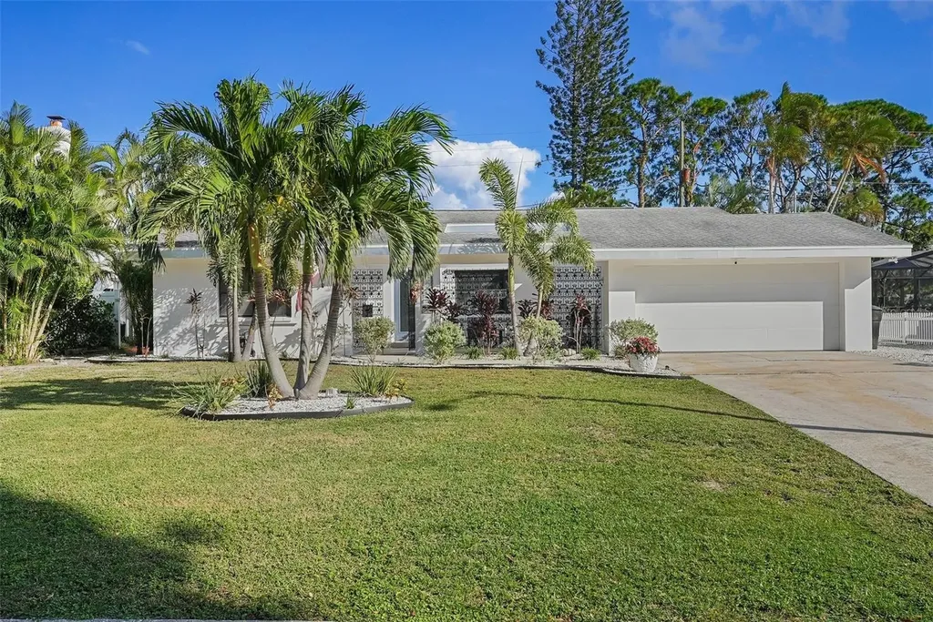 2504 Madrid Way S St Petersburg FL 33712