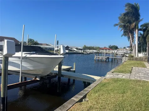 200 98th Avenue NE St Petersburg FL 33702
