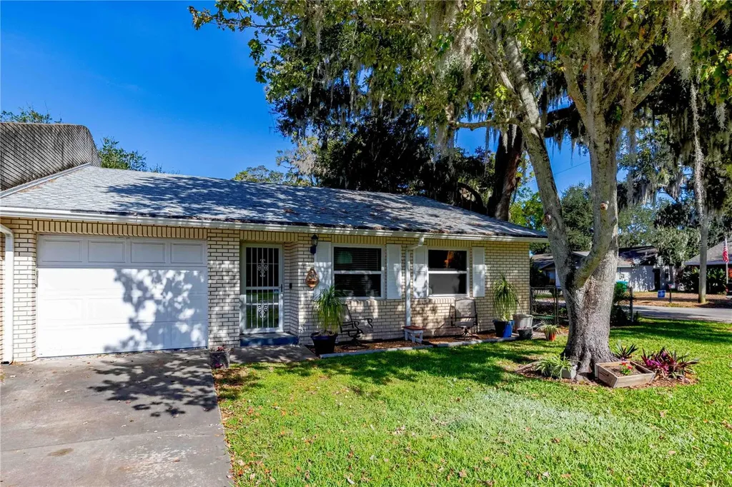 900 Kingsport Court Daytona Beach FL 32117