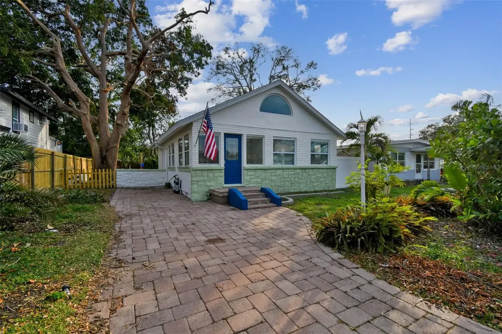 4310 14th Avenue N St Petersburg FL 33713