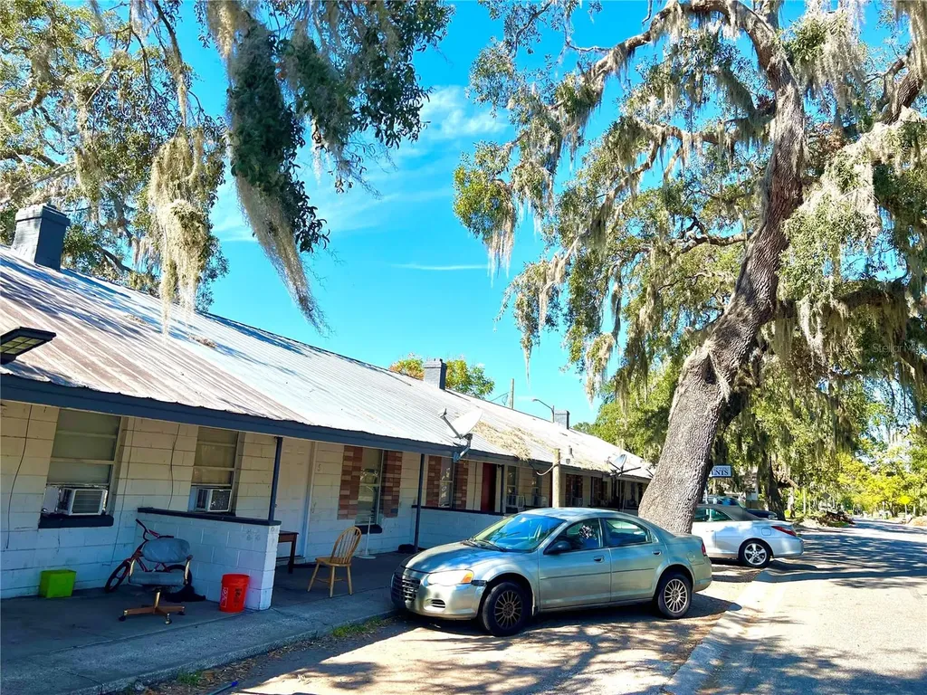 301 S East Street Leesburg FL 34748
