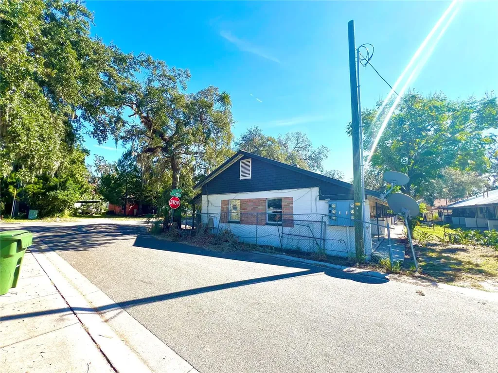 301 S East Street Leesburg FL 34748