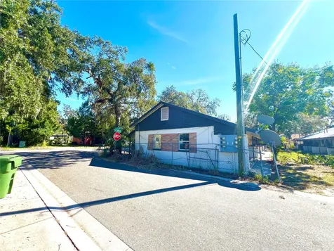 301 S East Street Leesburg FL 34748