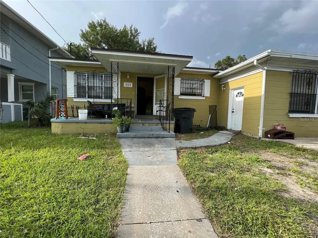 2123 W Saint Joseph Street Tampa FL 33607