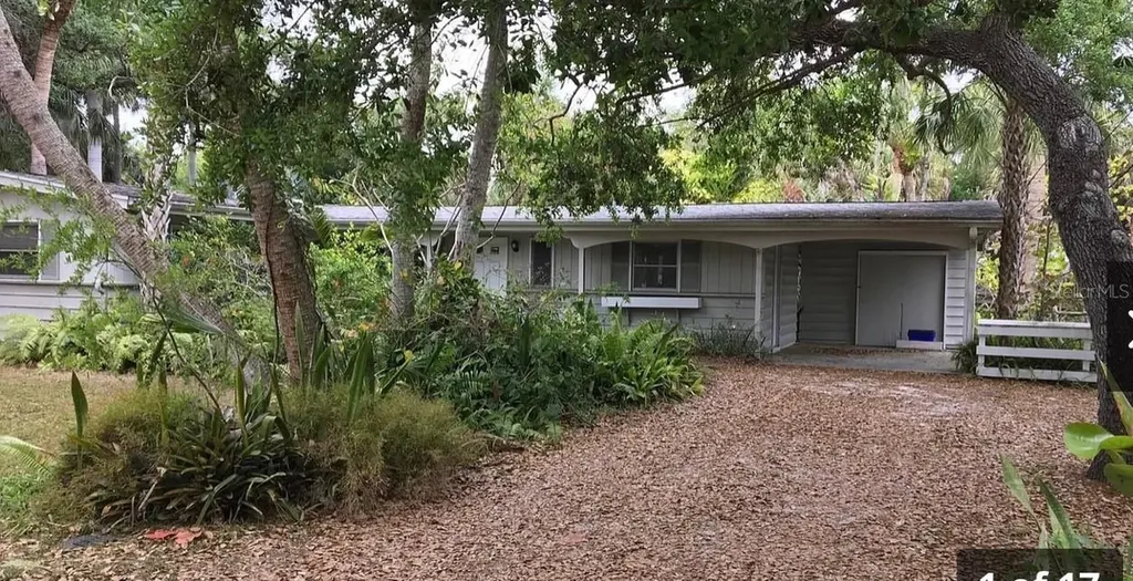 141 Garden Lane Sarasota FL 34242