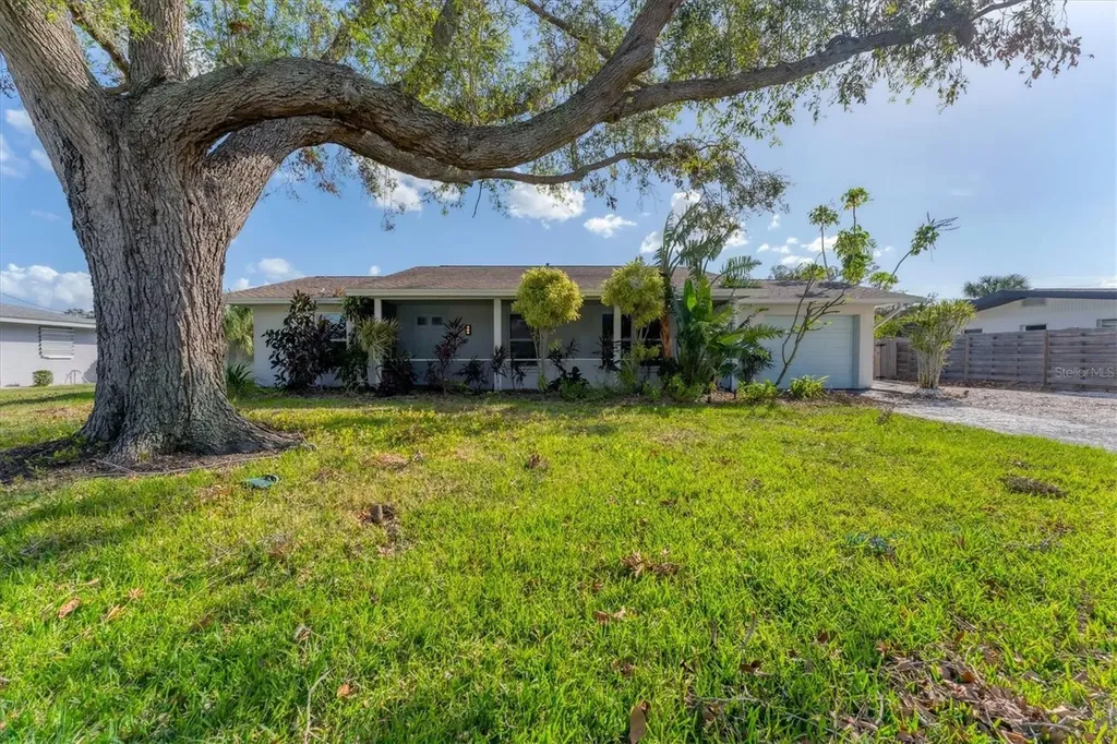 2420 Sunnyside Street Sarasota FL 34239