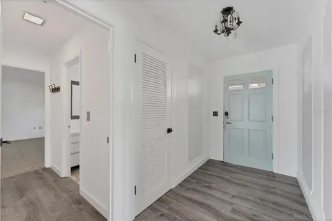 2420 Sunnyside Street Sarasota FL 34239
