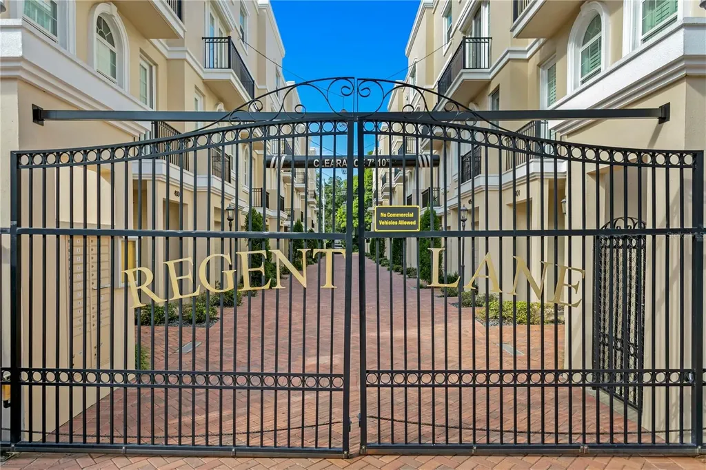 408 Regent Lane N St Petersburg FL 33701