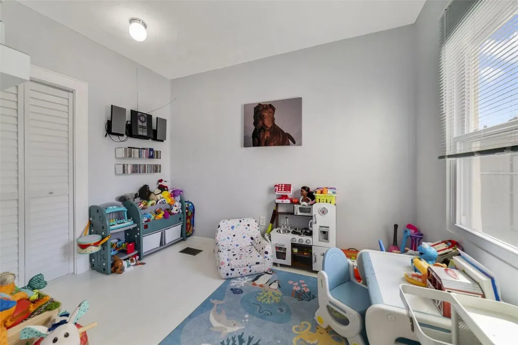 424 Pelican Avenue Daytona Beach FL 32118