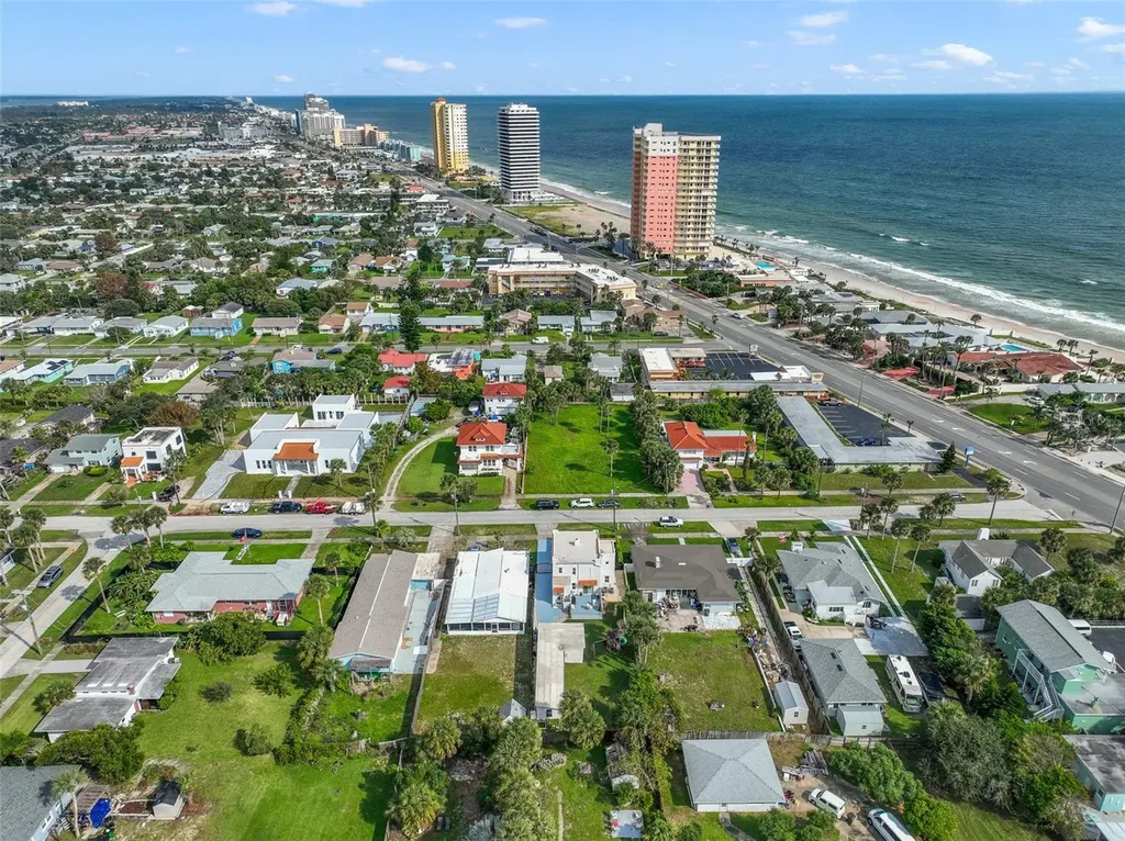 424 Pelican Avenue Daytona Beach FL 32118