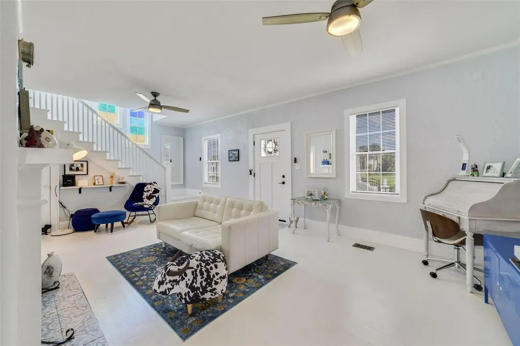 424 Pelican Avenue Daytona Beach FL 32118
