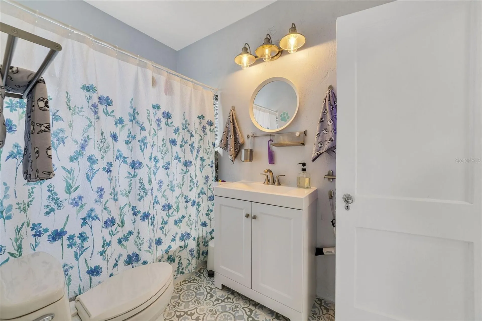424 Pelican Avenue Daytona Beach FL 32118