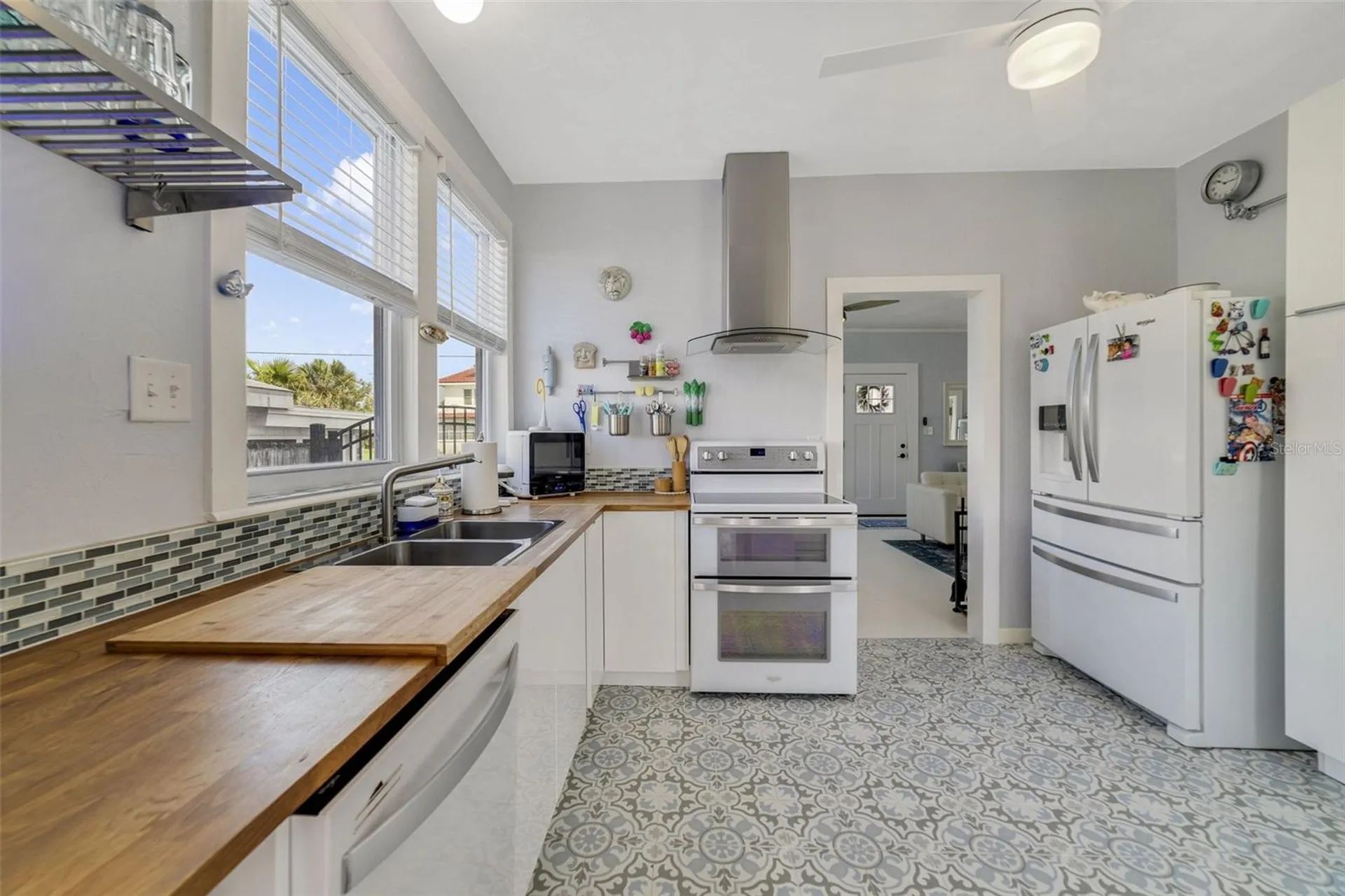 424 Pelican Avenue Daytona Beach FL 32118