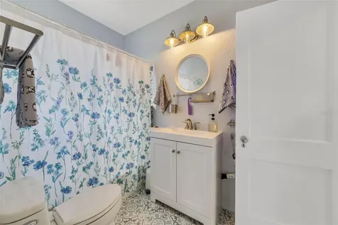424 Pelican Avenue Daytona Beach FL 32118
