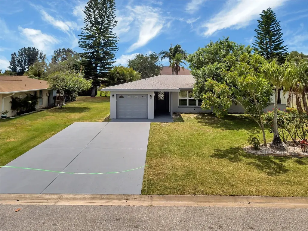 60 Golfview Road Rotonda West FL 33947