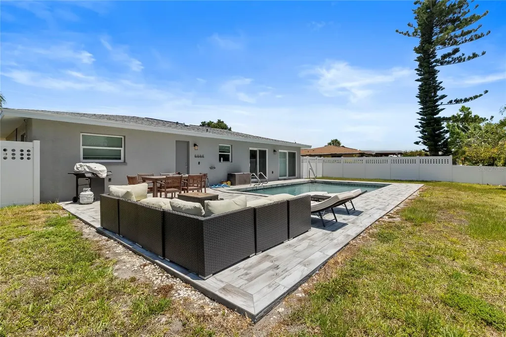 60 Golfview Road Rotonda West FL 33947