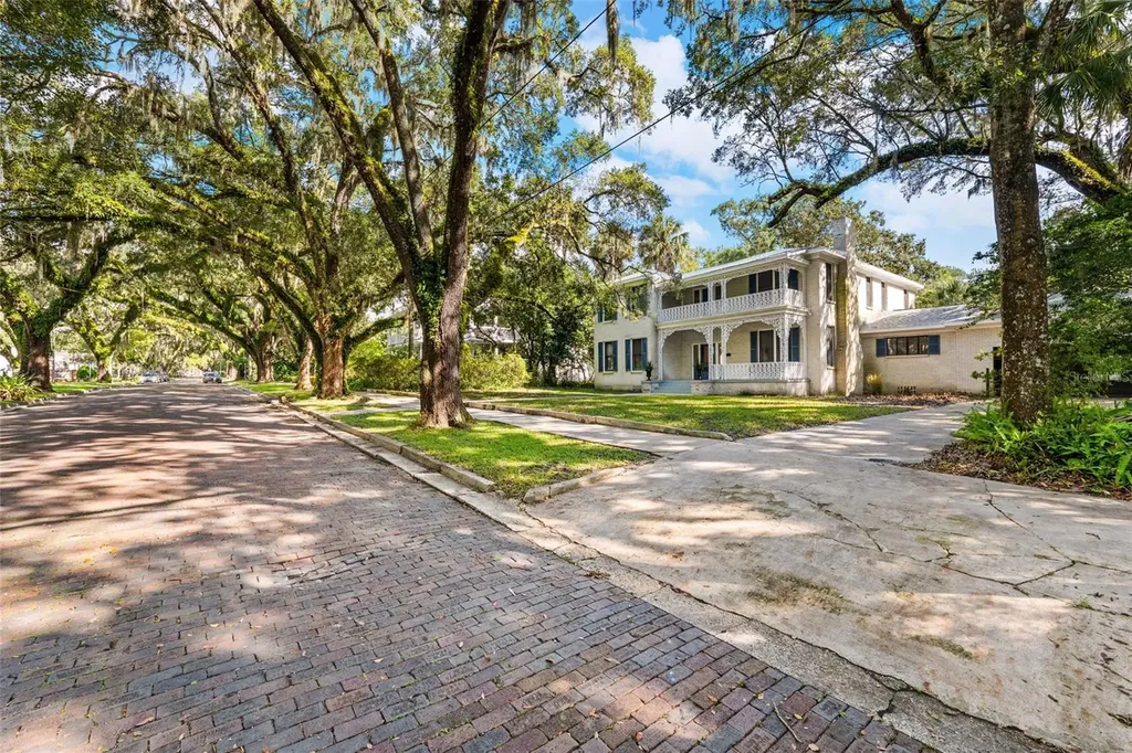 321 S Brooksville Avenue Brooksville FL 34601