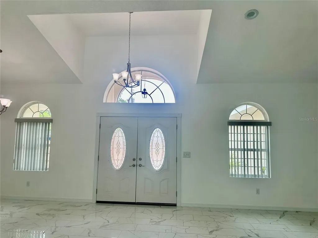 17271 E Peggy Avenue Avenue Mount Dora FL 32757