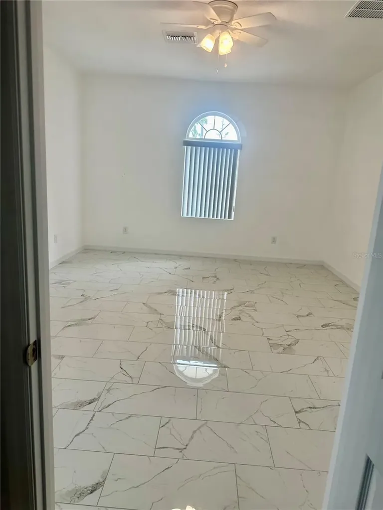 17271 E Peggy Avenue Avenue Mount Dora FL 32757