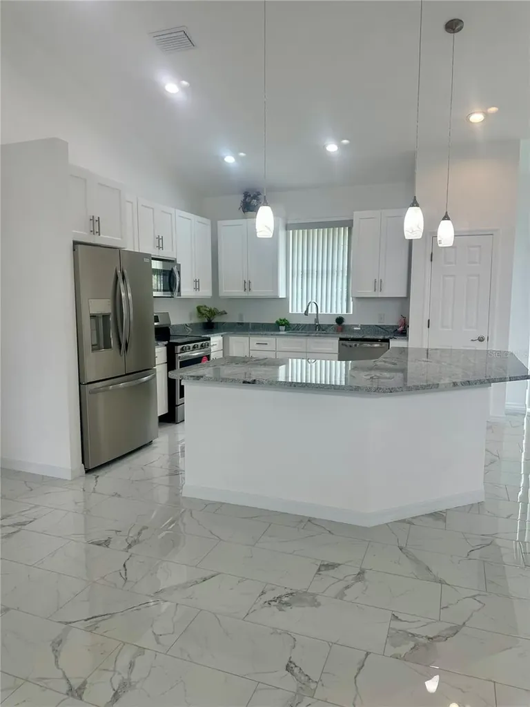 17271 E Peggy Avenue Avenue Mount Dora FL 32757