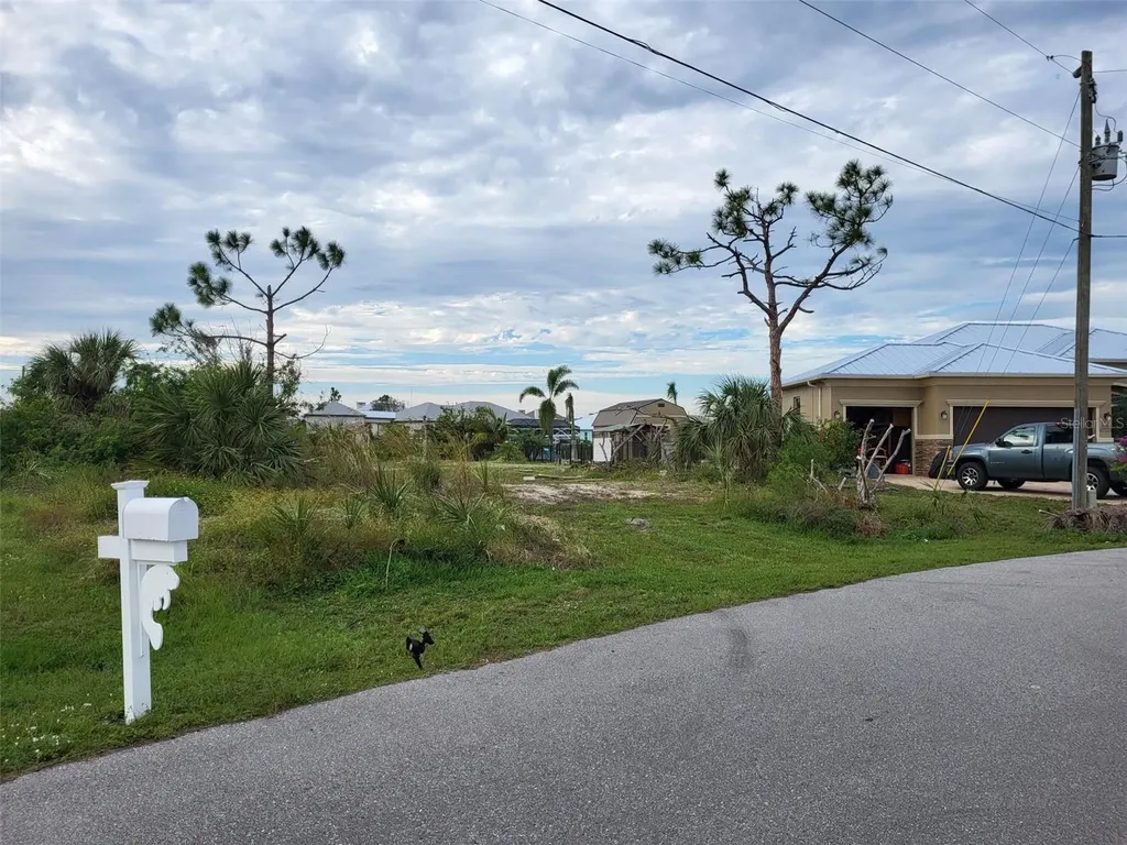 10610 Riverside Road Port Charlotte FL 33981