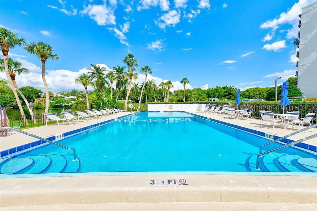 220 Belleview Boulevard Belleair FL 33756