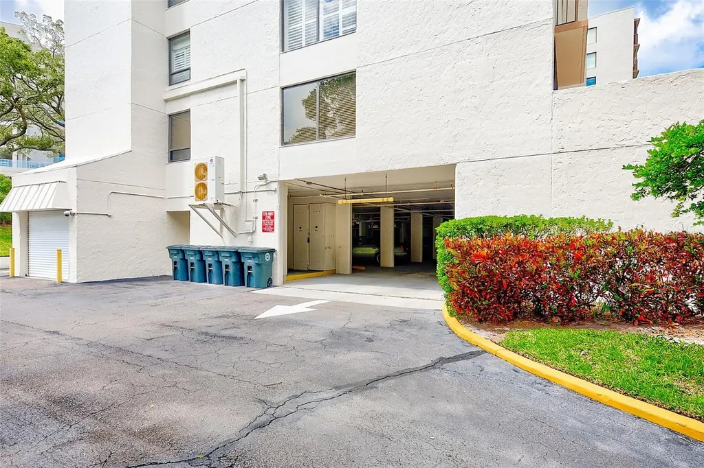 220 Belleview Boulevard Belleair FL 33756