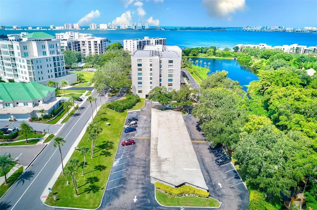 220 Belleview Boulevard Belleair FL 33756
