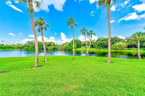 220 Belleview Boulevard Belleair FL 33756