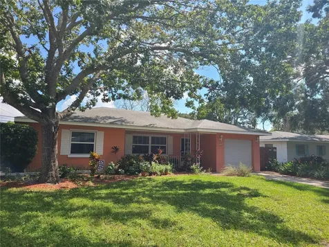 689 Vine Avenue Dunedin FL 34698